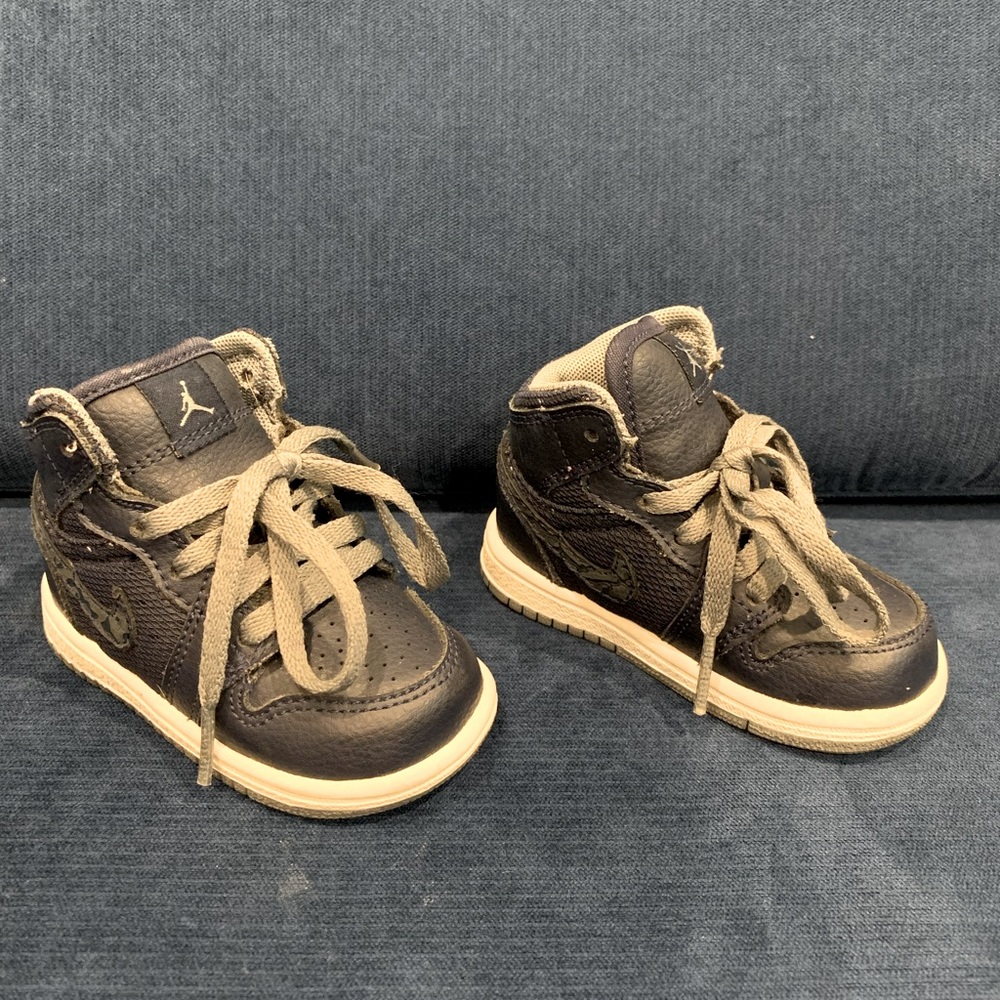 Kids 4C Jordan 1 sneakers